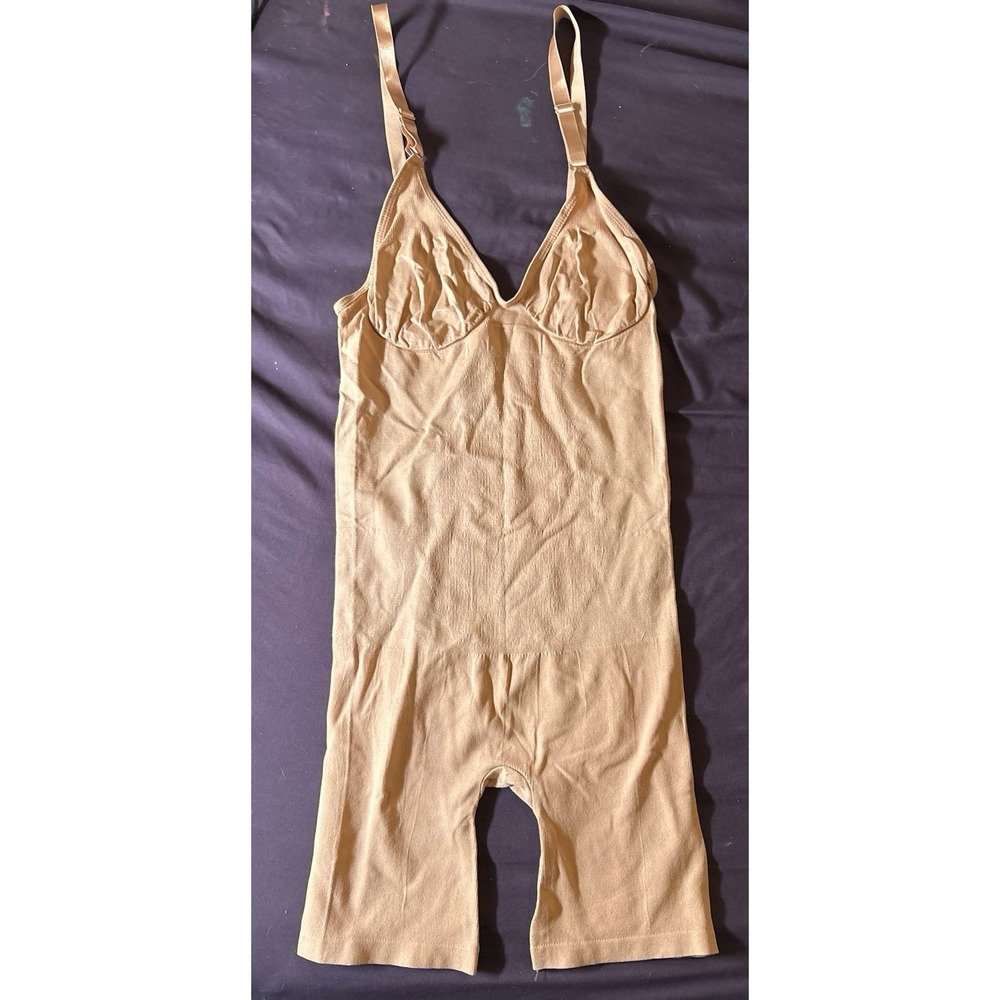 NEW Women's‎ Beige Ultra Snatch Tummy/Thighs/Butt Shapewear Suit, Small/Med